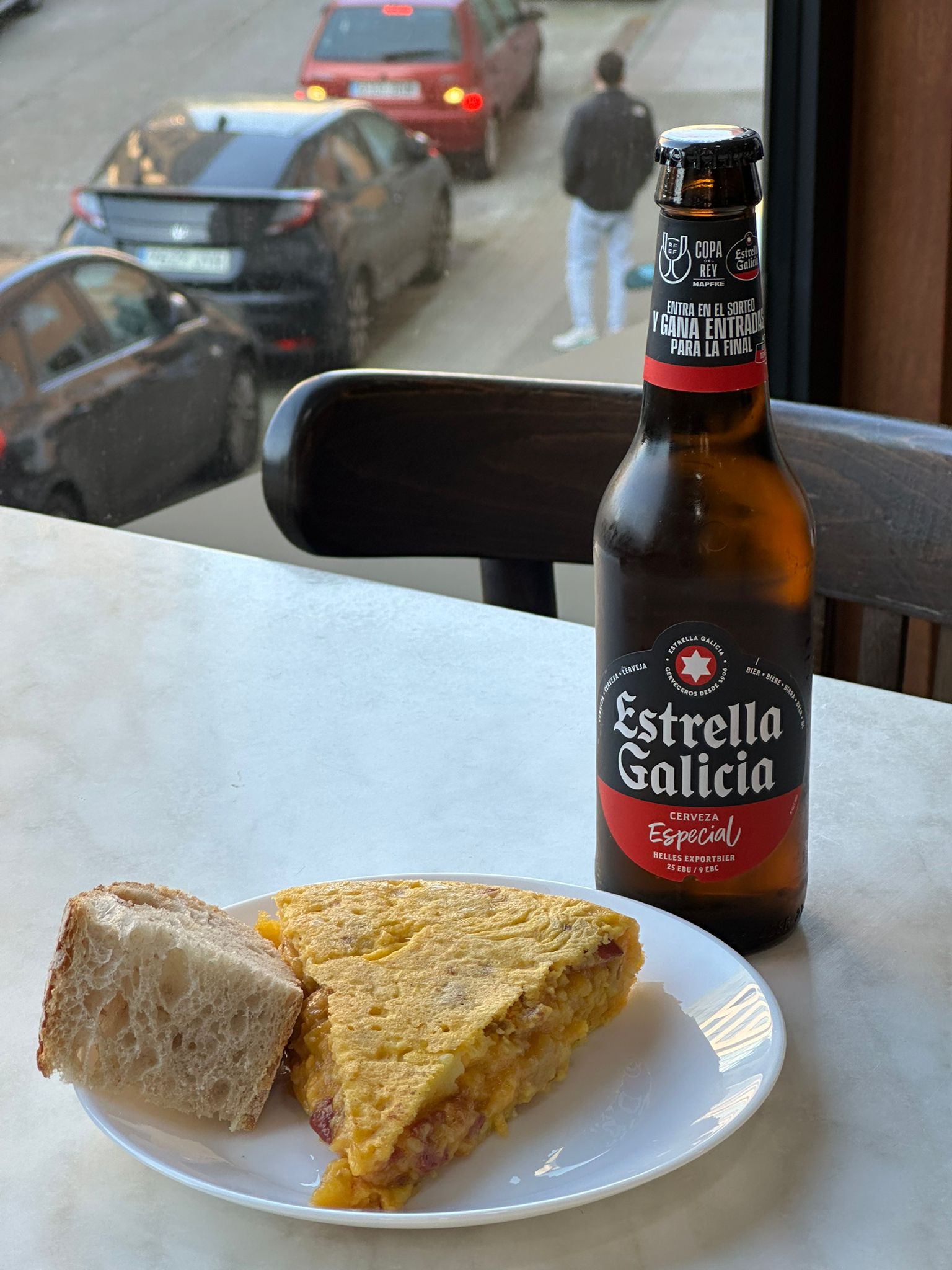 Tortilla con croissant y jamón