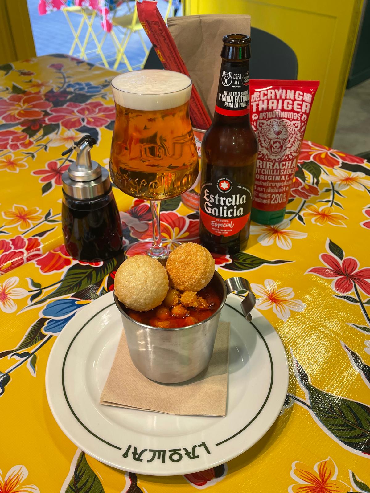 Callos con curry rojo y garbanzos tostados